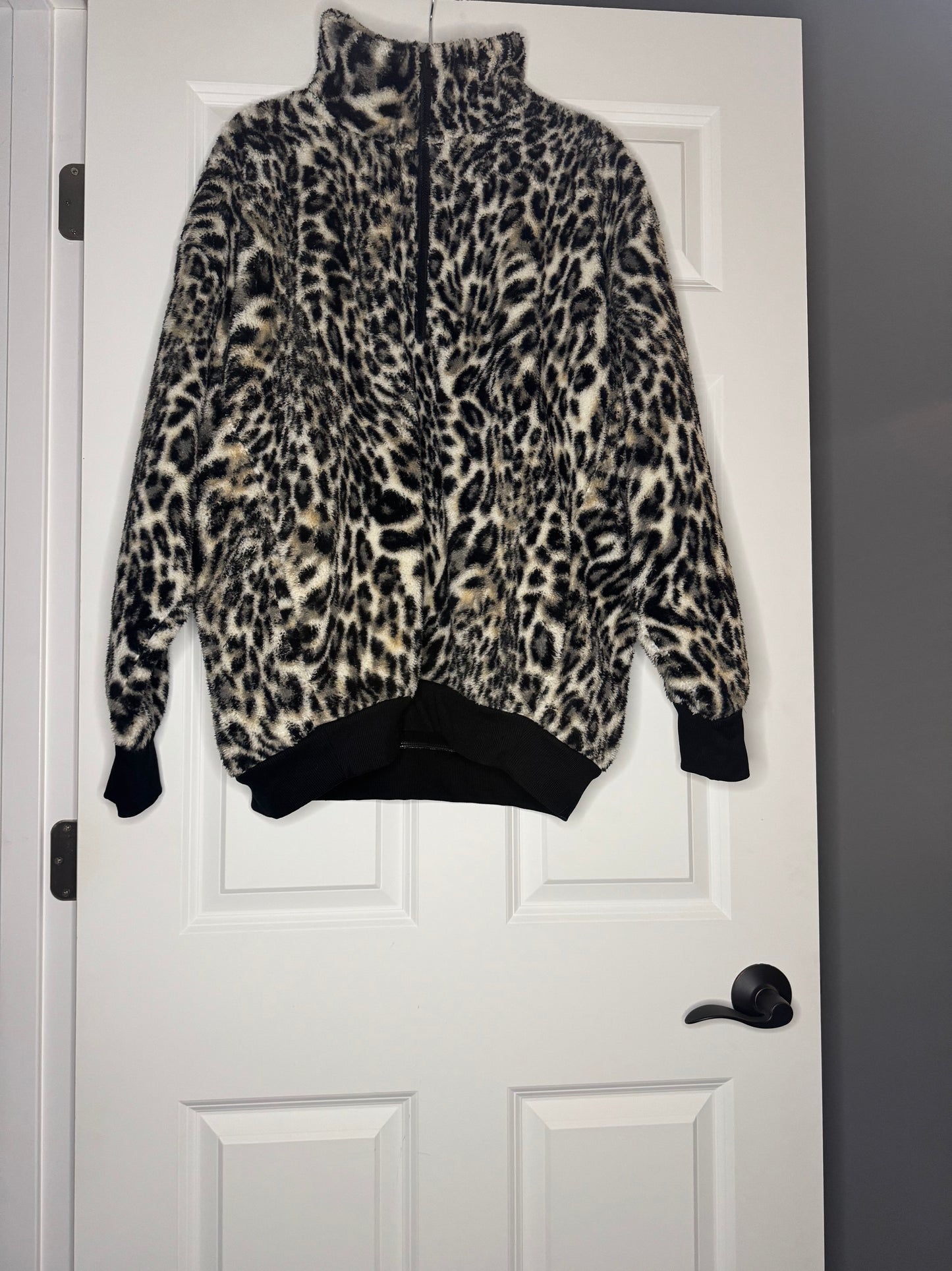 Express Sherpa half zip sweatshirt black brown animal print large