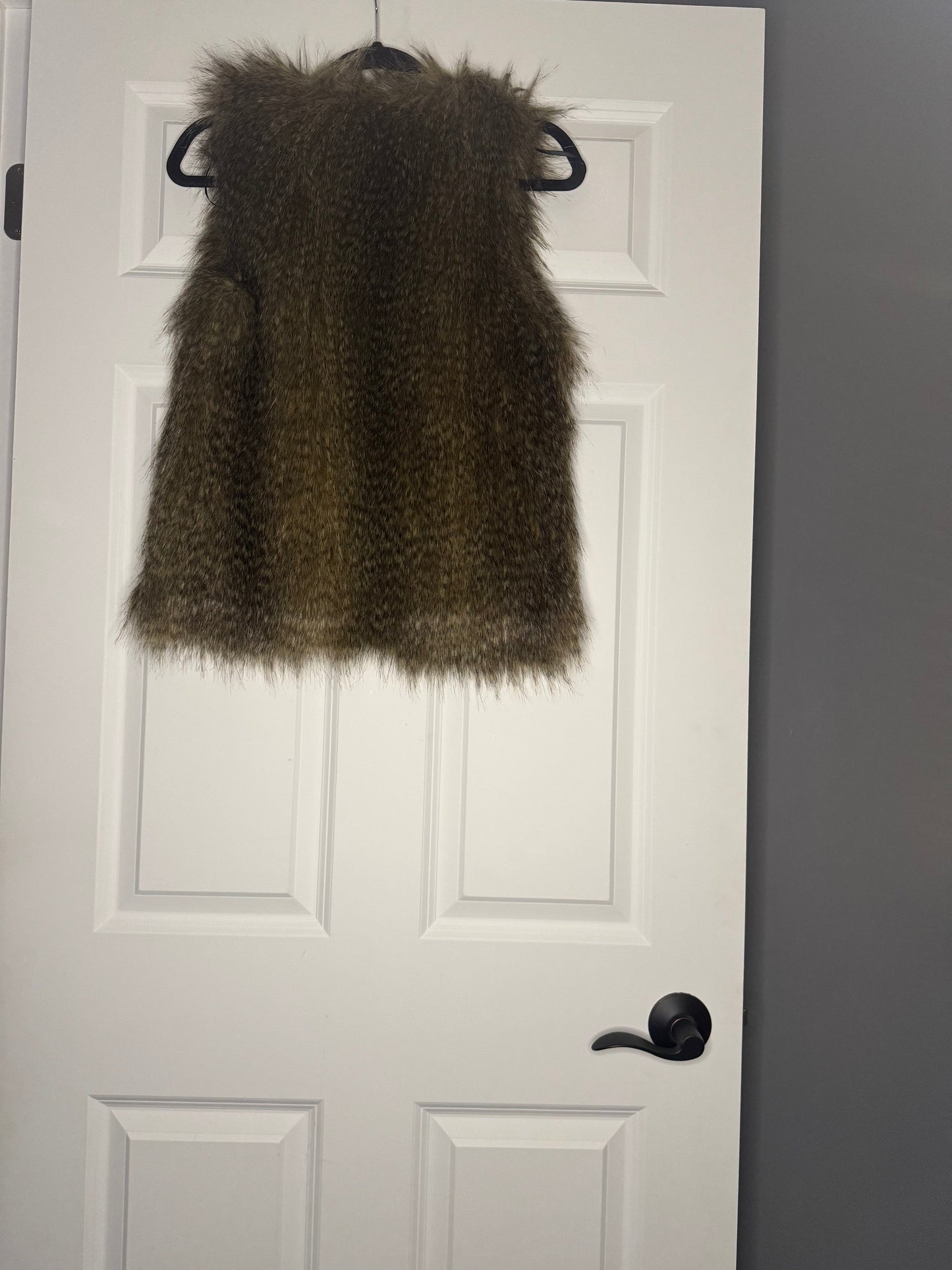 Hm fur vest size 2 brown multi shade nwt $39.99