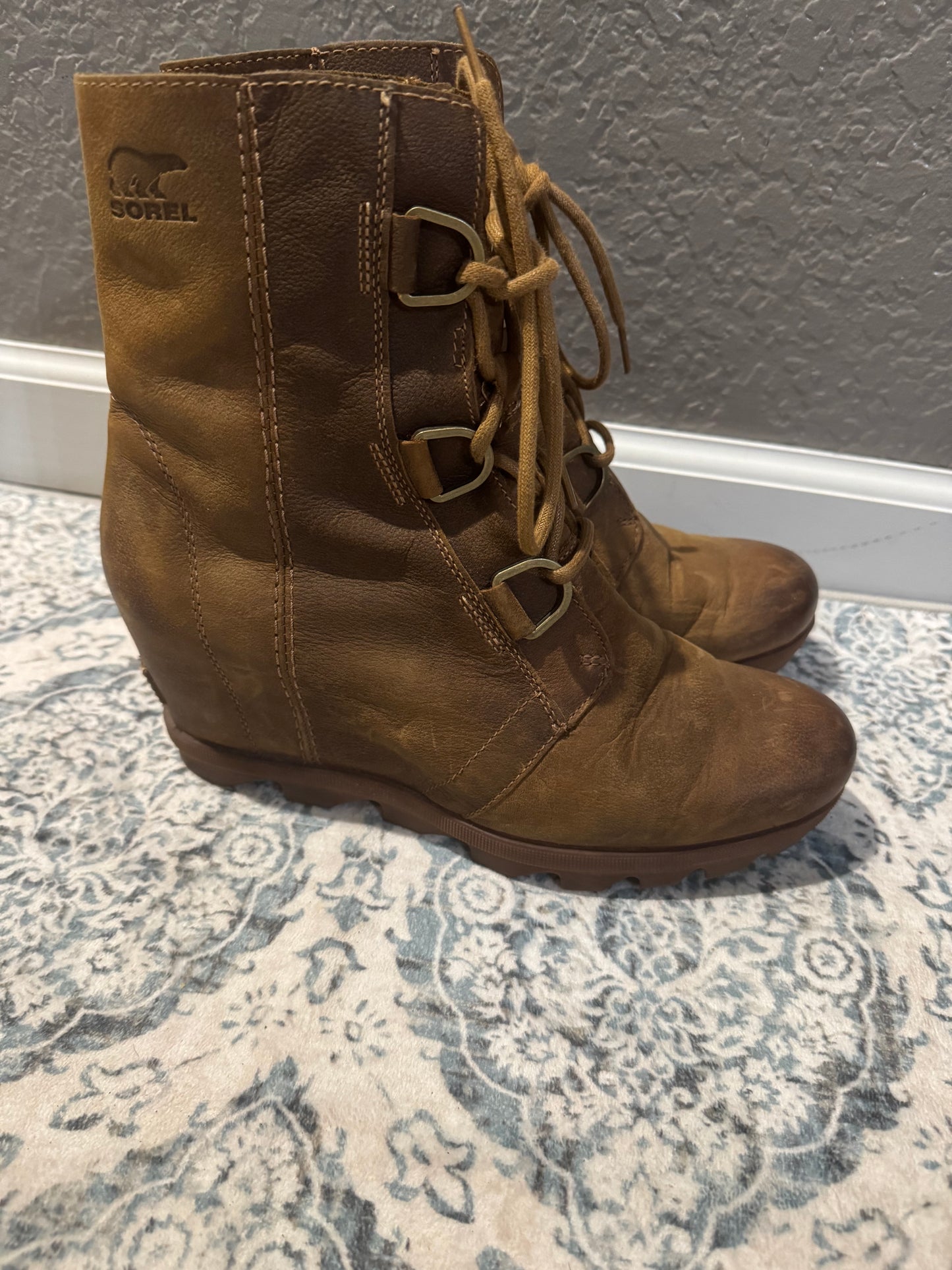 Sorel dark brown boots suede 9.5