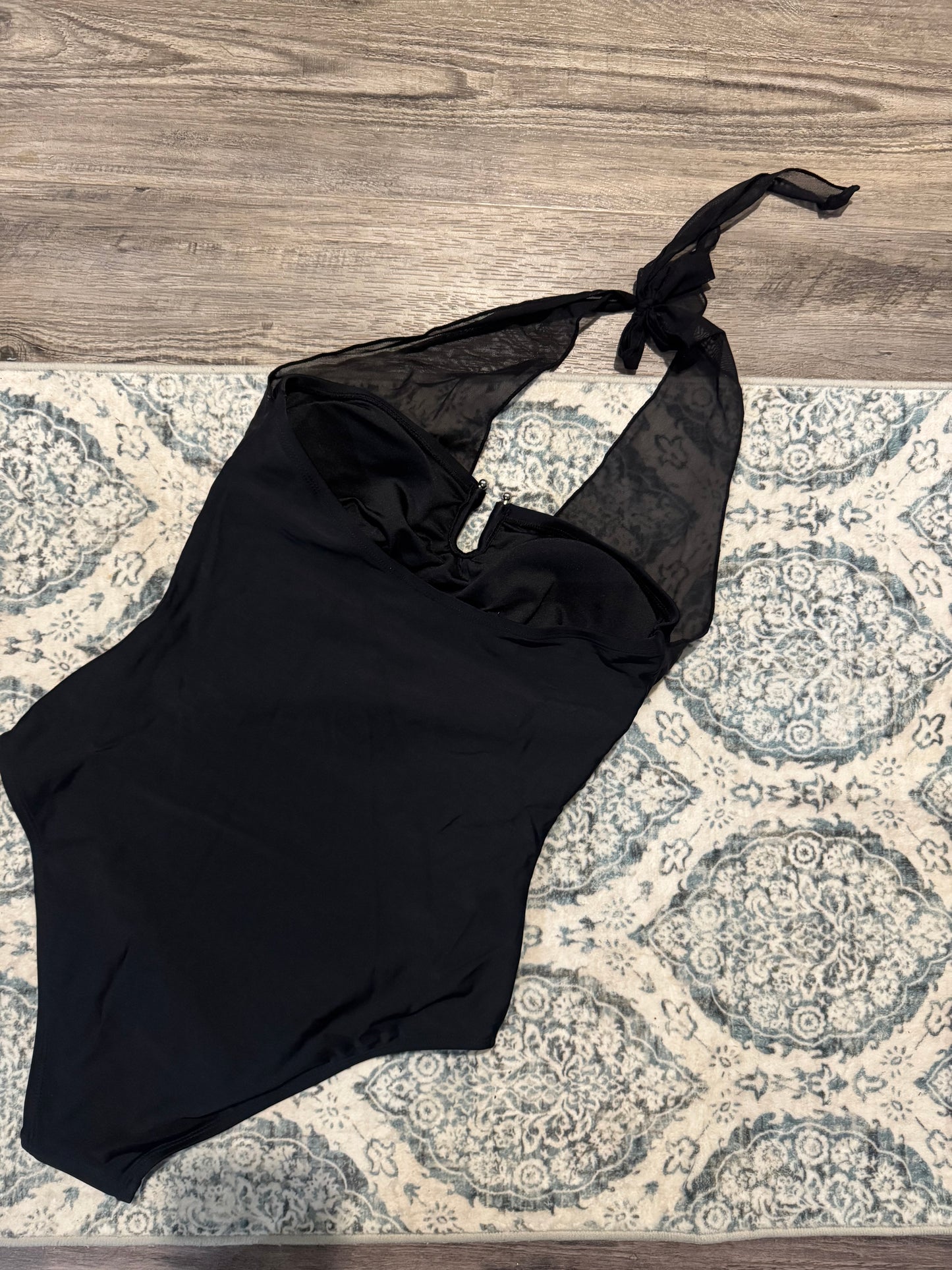 Cupshe one piece swimsuit size medium black mesh halter
