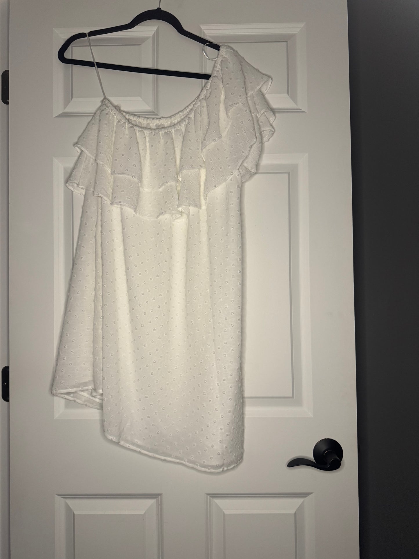 CeCe one shoulder short sleeve white w stitching nwt 129