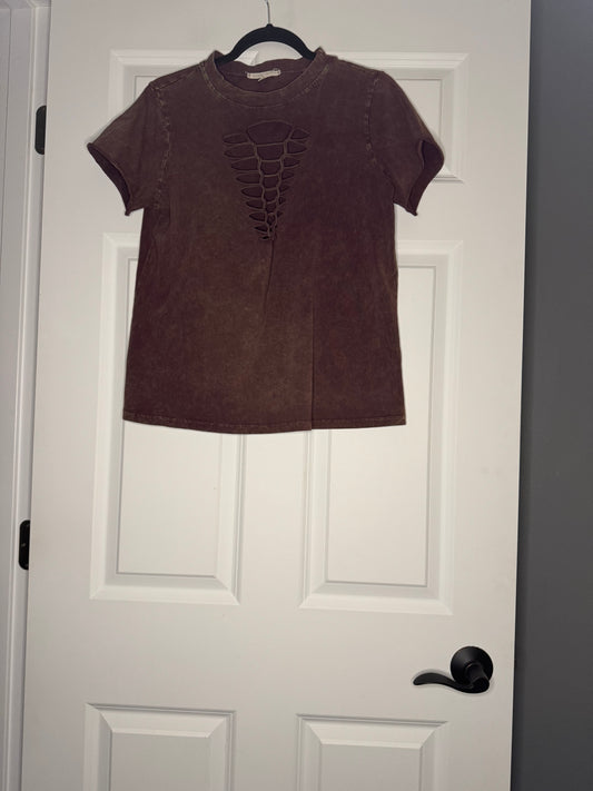 Gilded intent short sleeve top medium w cut out plum acid wash