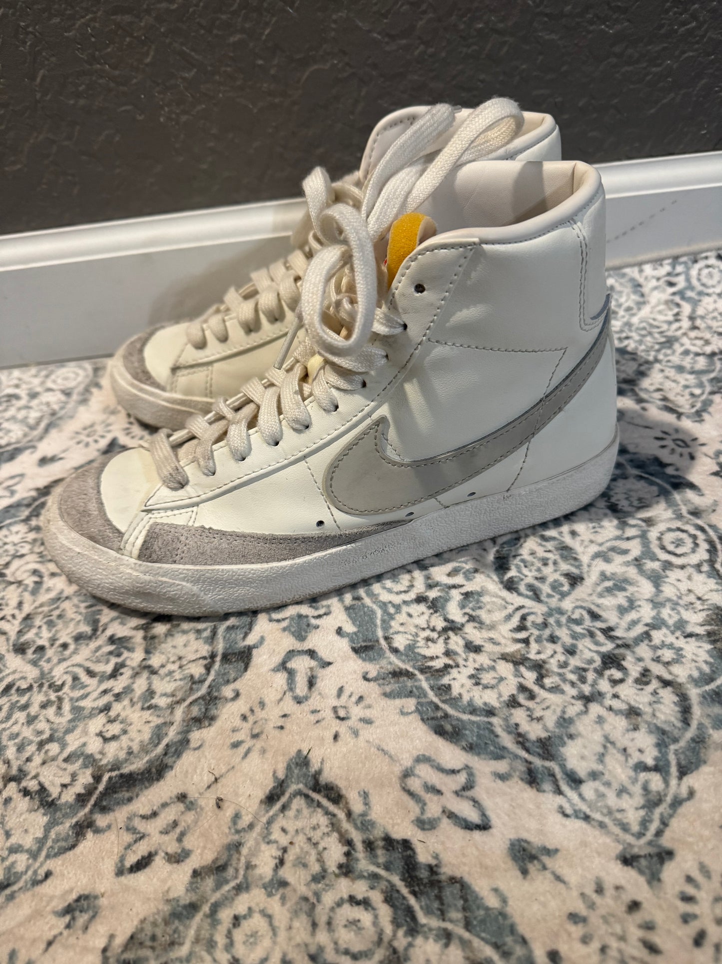 Nike high top womens sneakers size 7 white gray