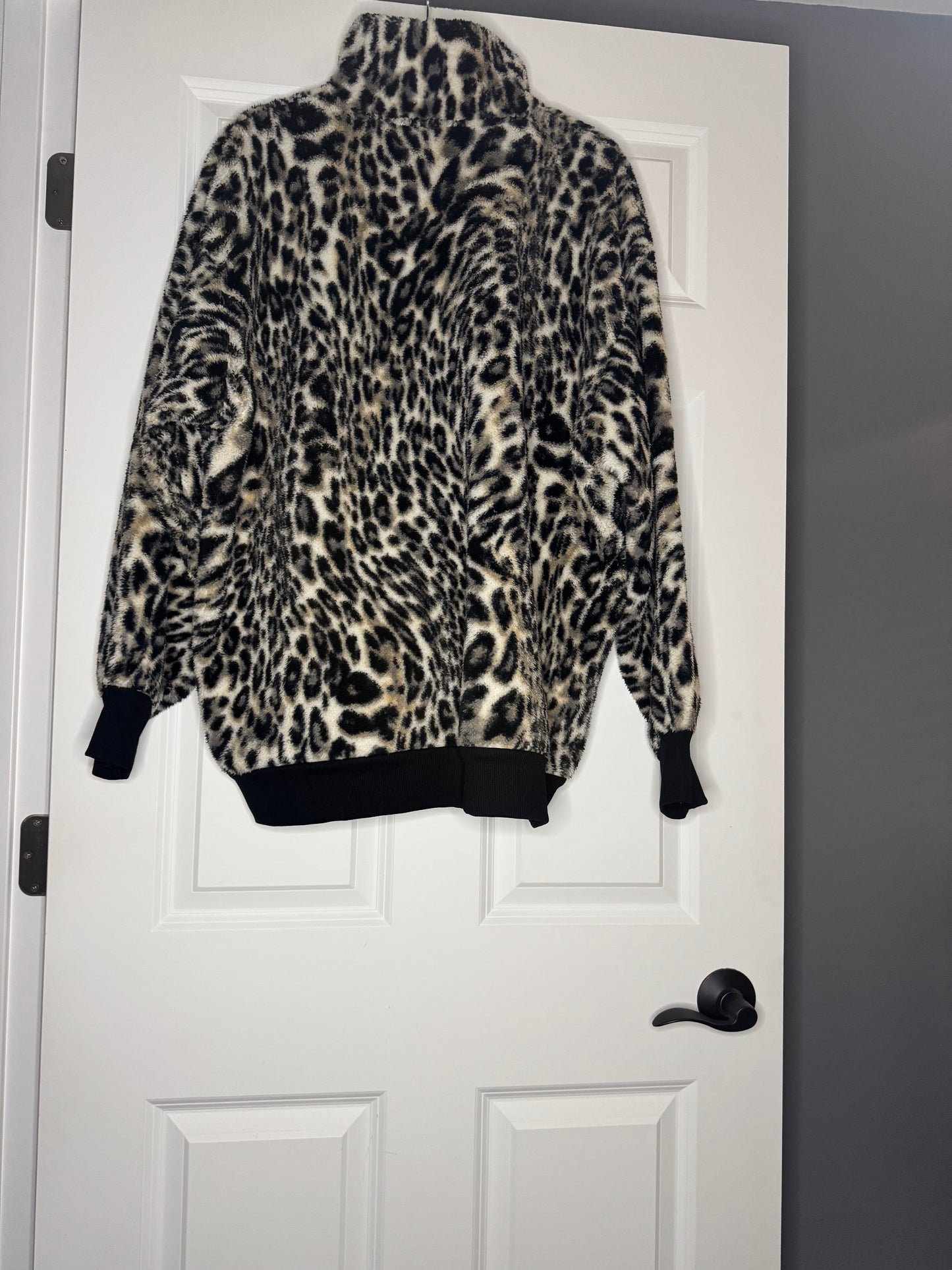 Express Sherpa half zip sweatshirt black brown animal print large