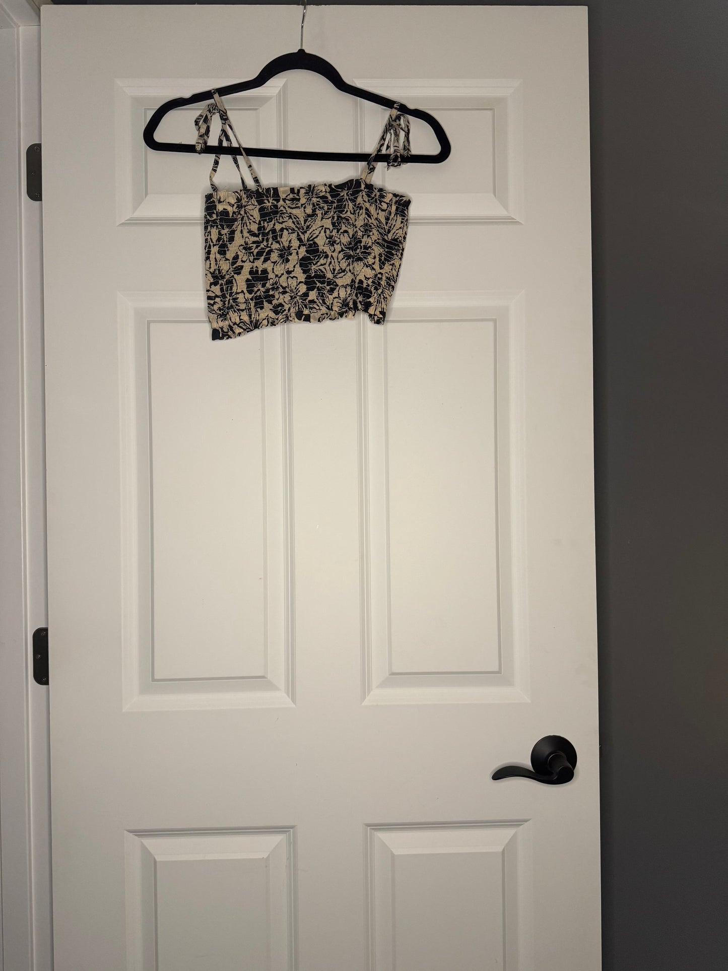 American Eagle cropped top XS navy cream floral