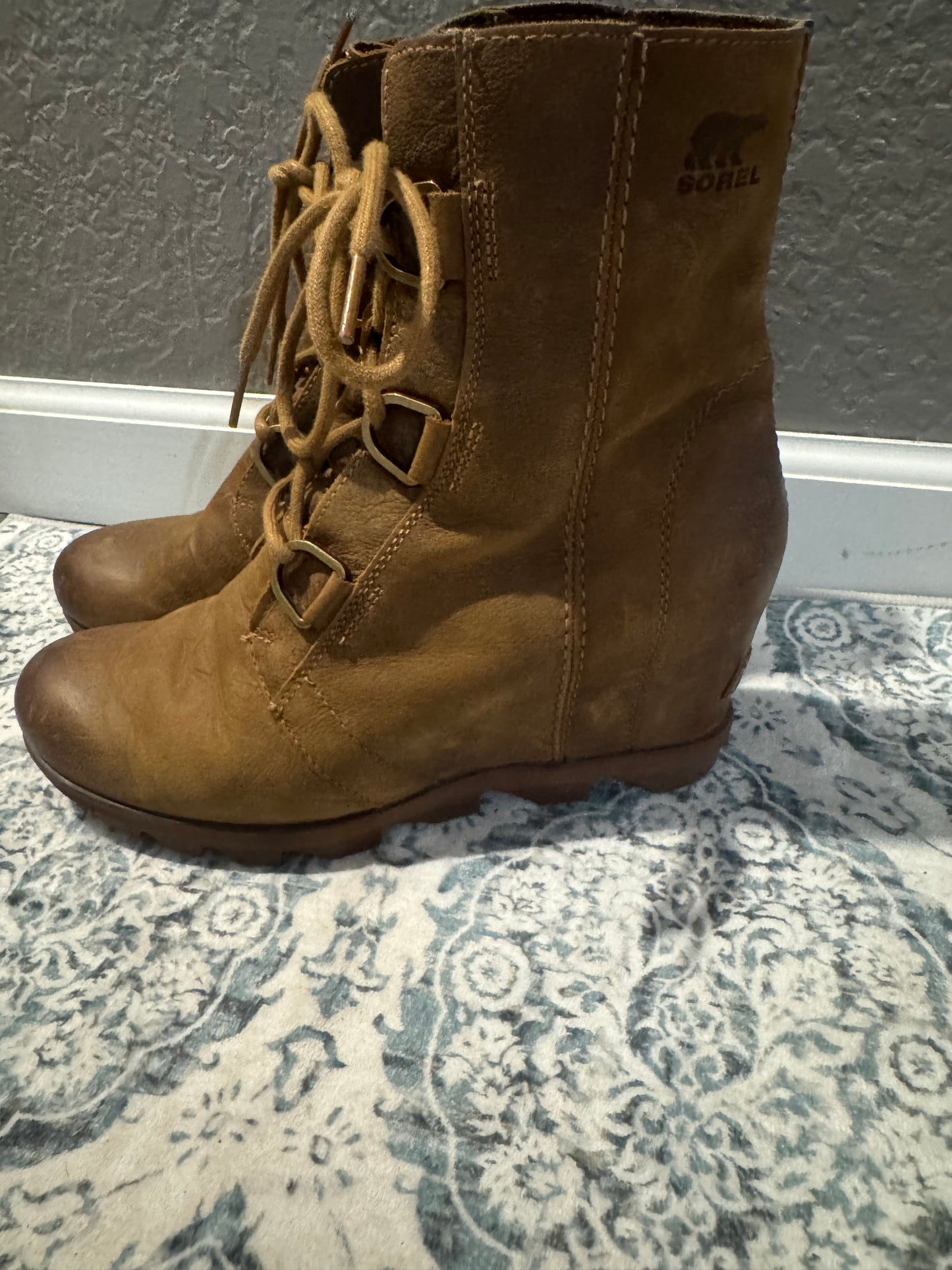 Sorel dark brown boots suede 9.5