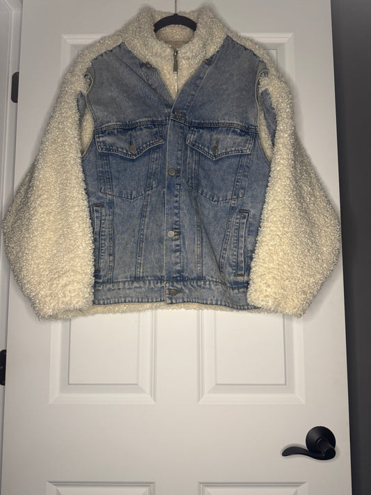 Blank NYC large Jean jacket zippered with Sherpa