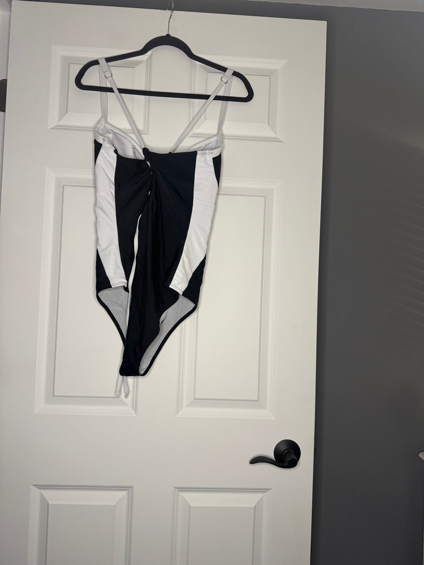 Unbranded one piece swimsuit tie up back black and white xl nwot