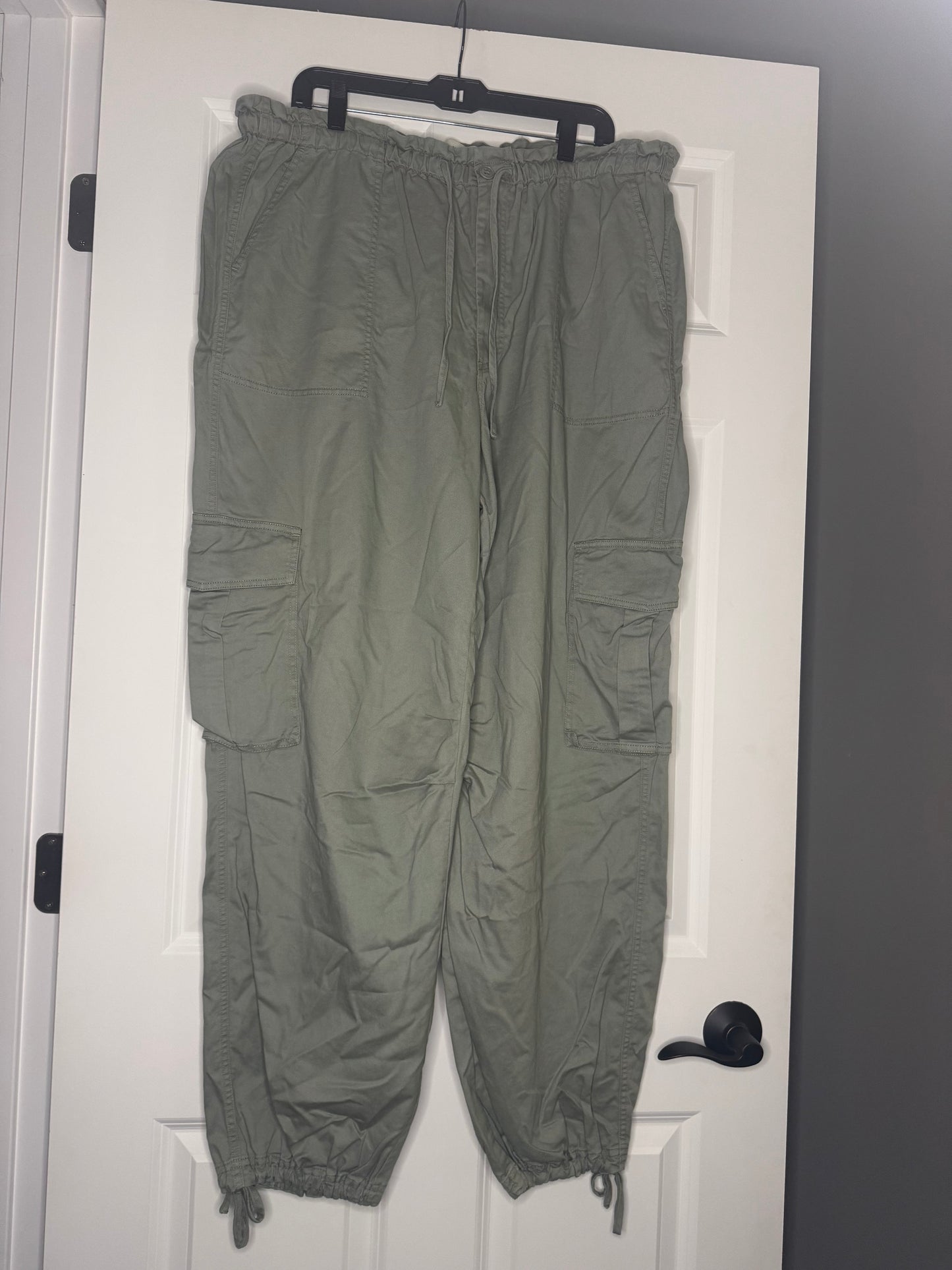 Abercrombie and fitch elastic waist cargo pants green xl