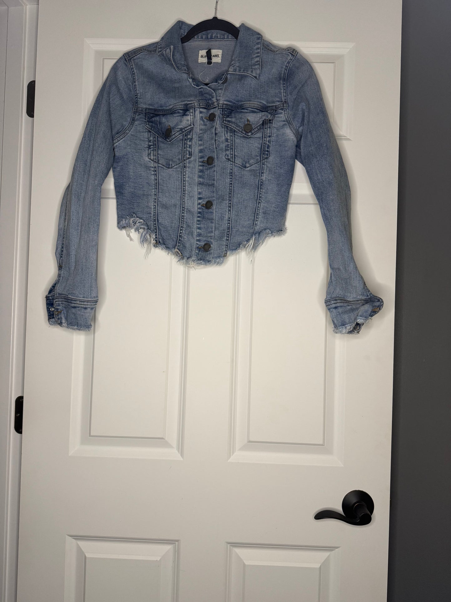 Black label distressed Jean jacket small