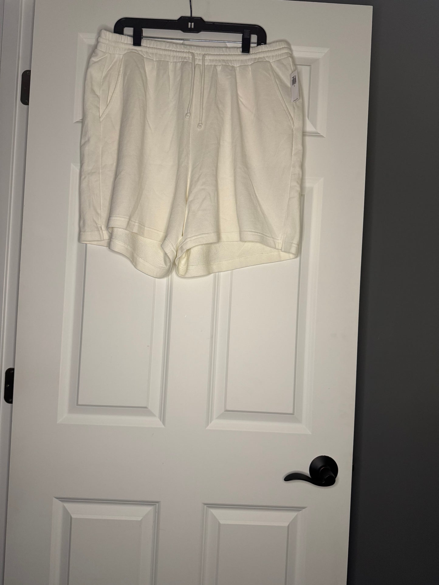 Old navy sweatpants shorts white xl nwt