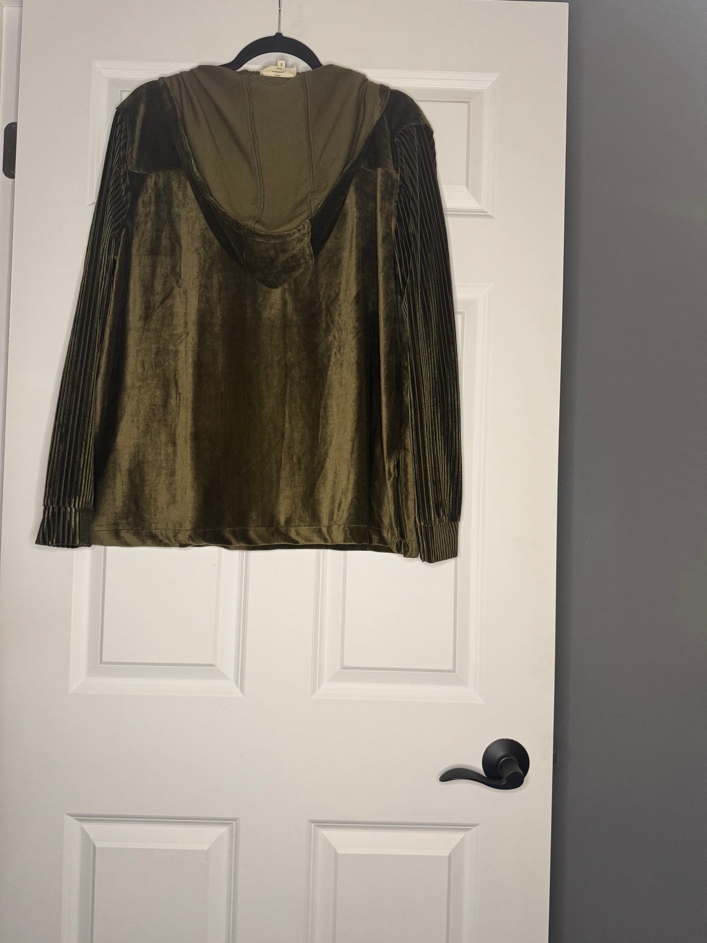 Entro long sleeve hooded top velvet look green small