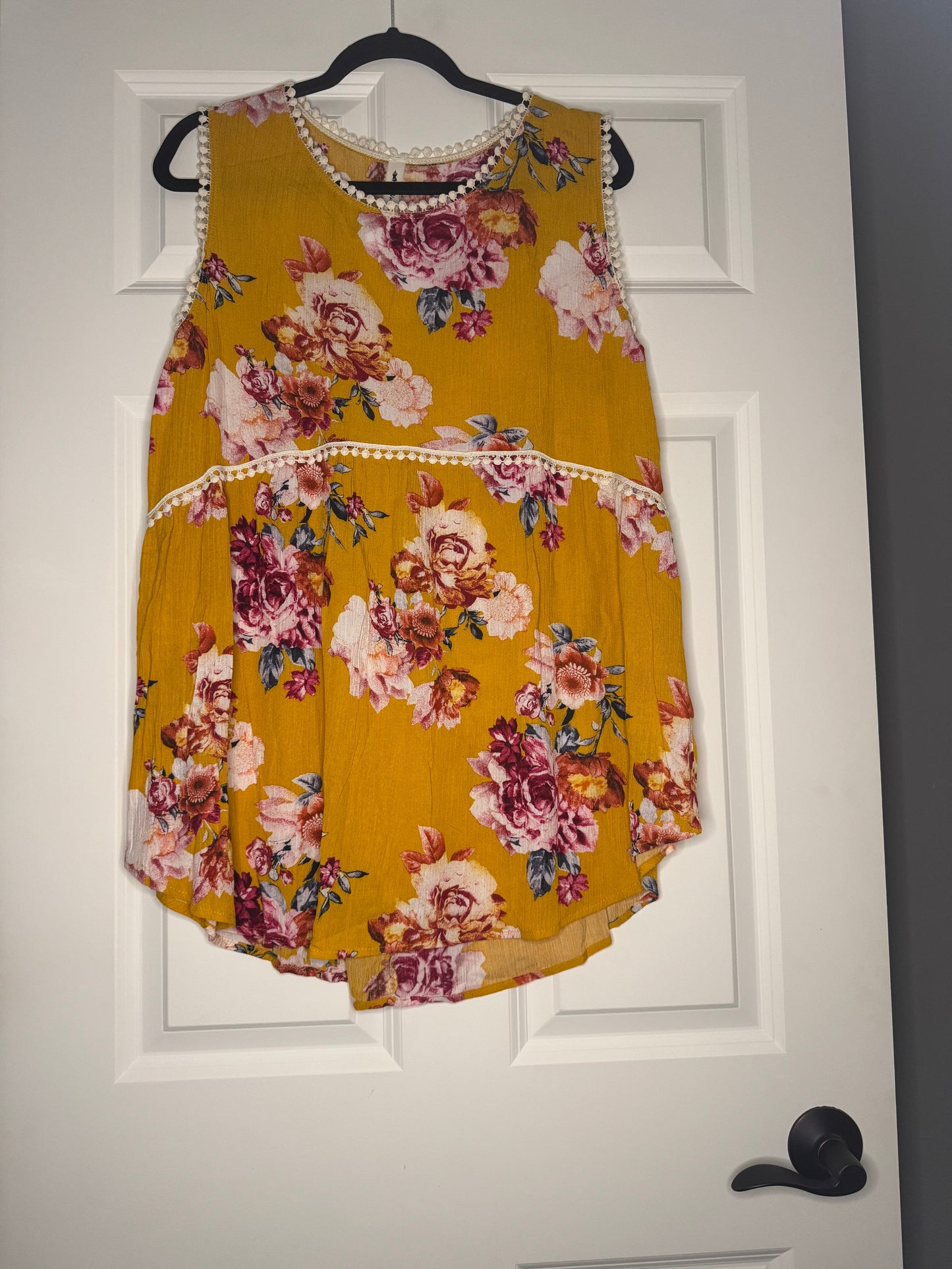 Vanilla bay sleeveless blouse 1xl mustard yellow w pink white blue multi floral nwt 34
