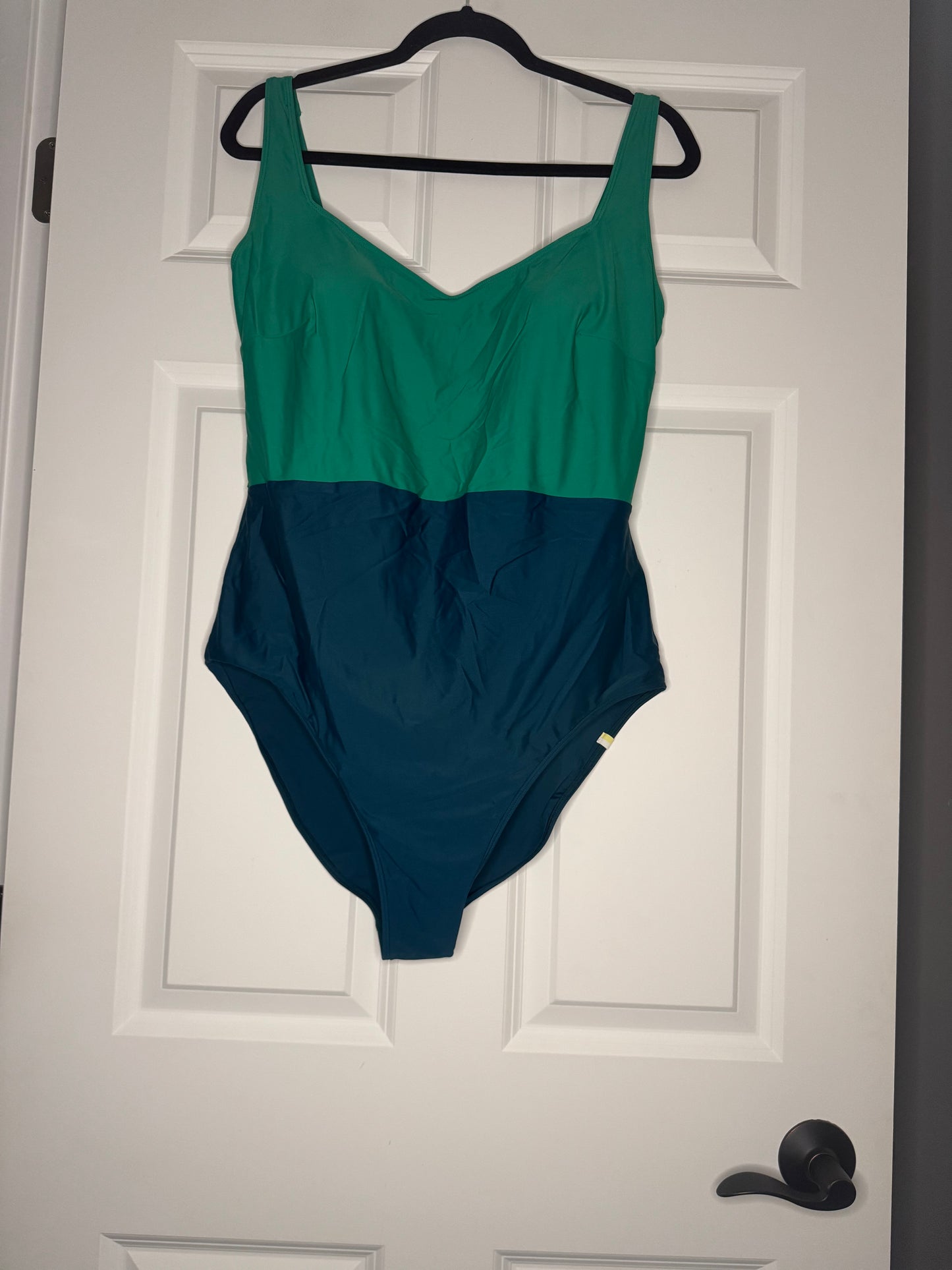 Summer salt one piece swimsuit green 16lt