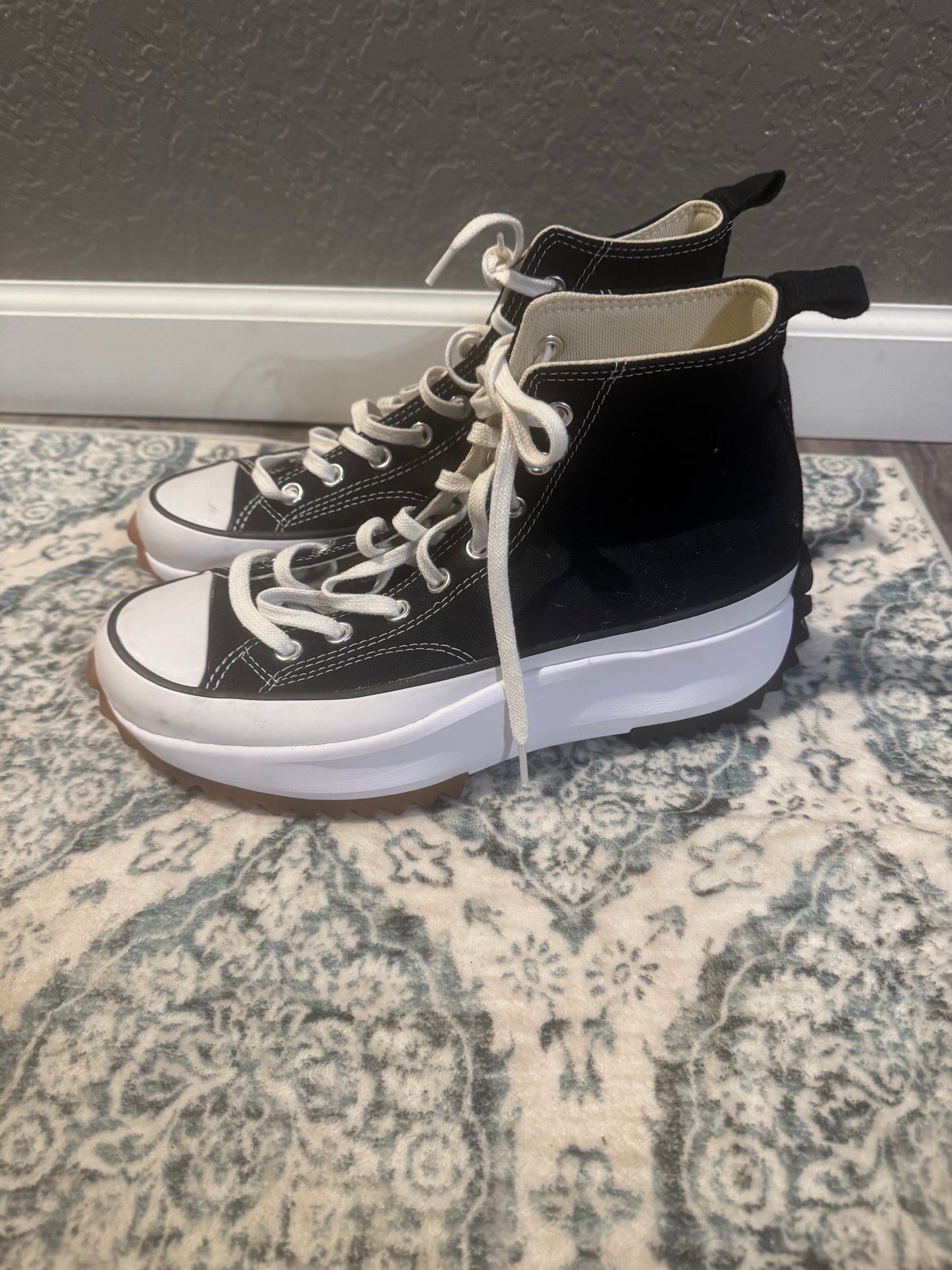 Converse platform high top sneakers size 9.5 black white women’s