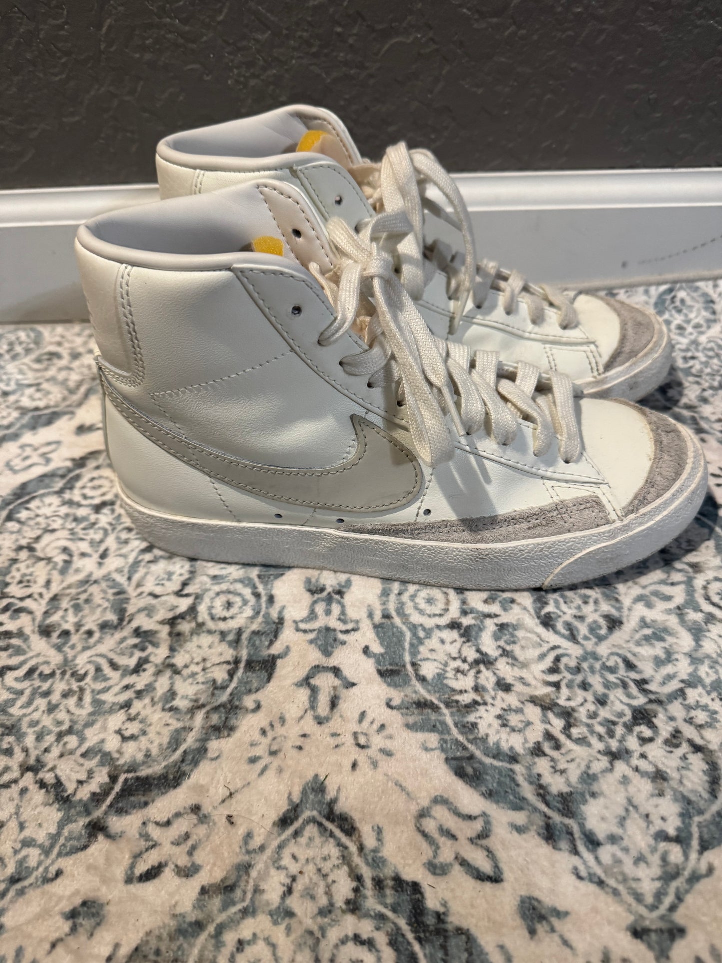 Nike high top womens sneakers size 7 white gray