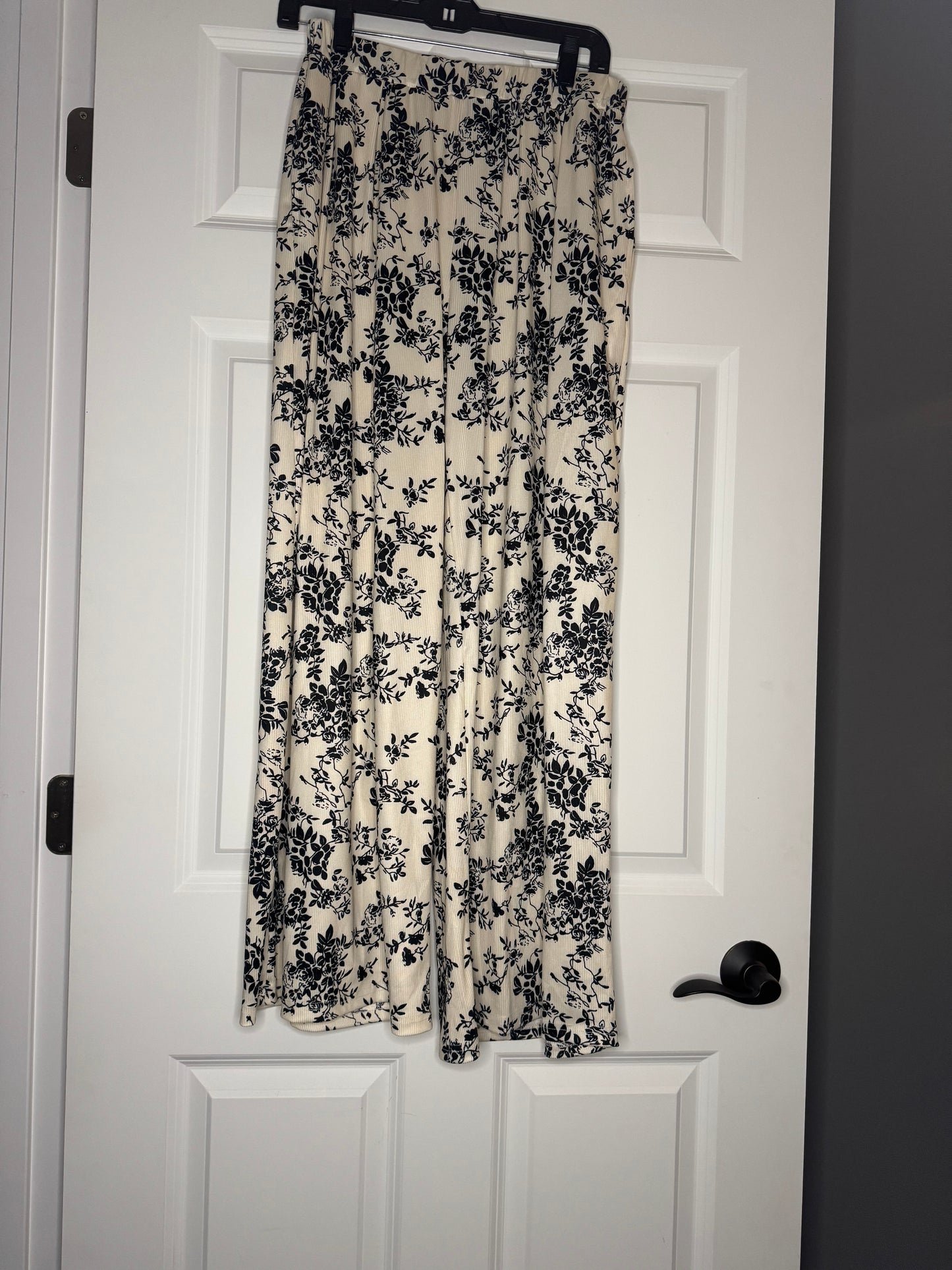 Cider Flowy pants large cream navy floral