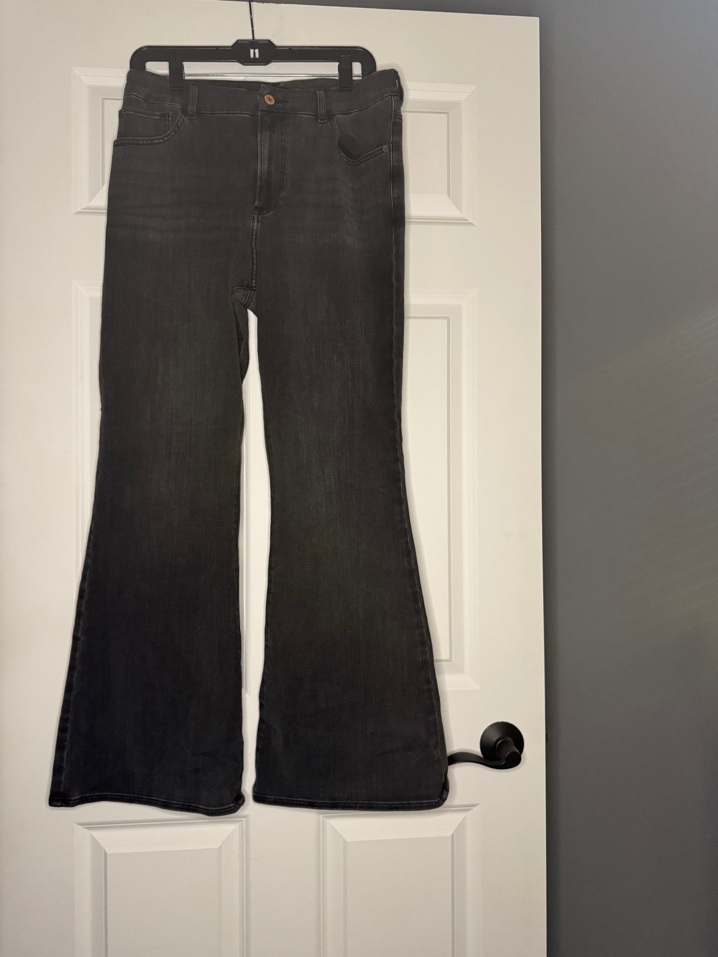 Express flare high rise ultra hyper stretch charcoal jeans large 12/14/16