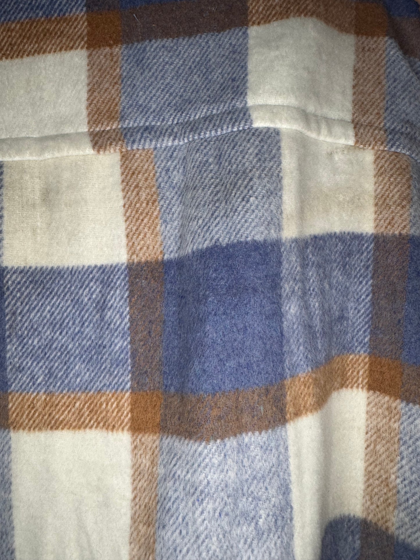 Gilli large shacket long blue cream tan print has small markings on back shown nwt