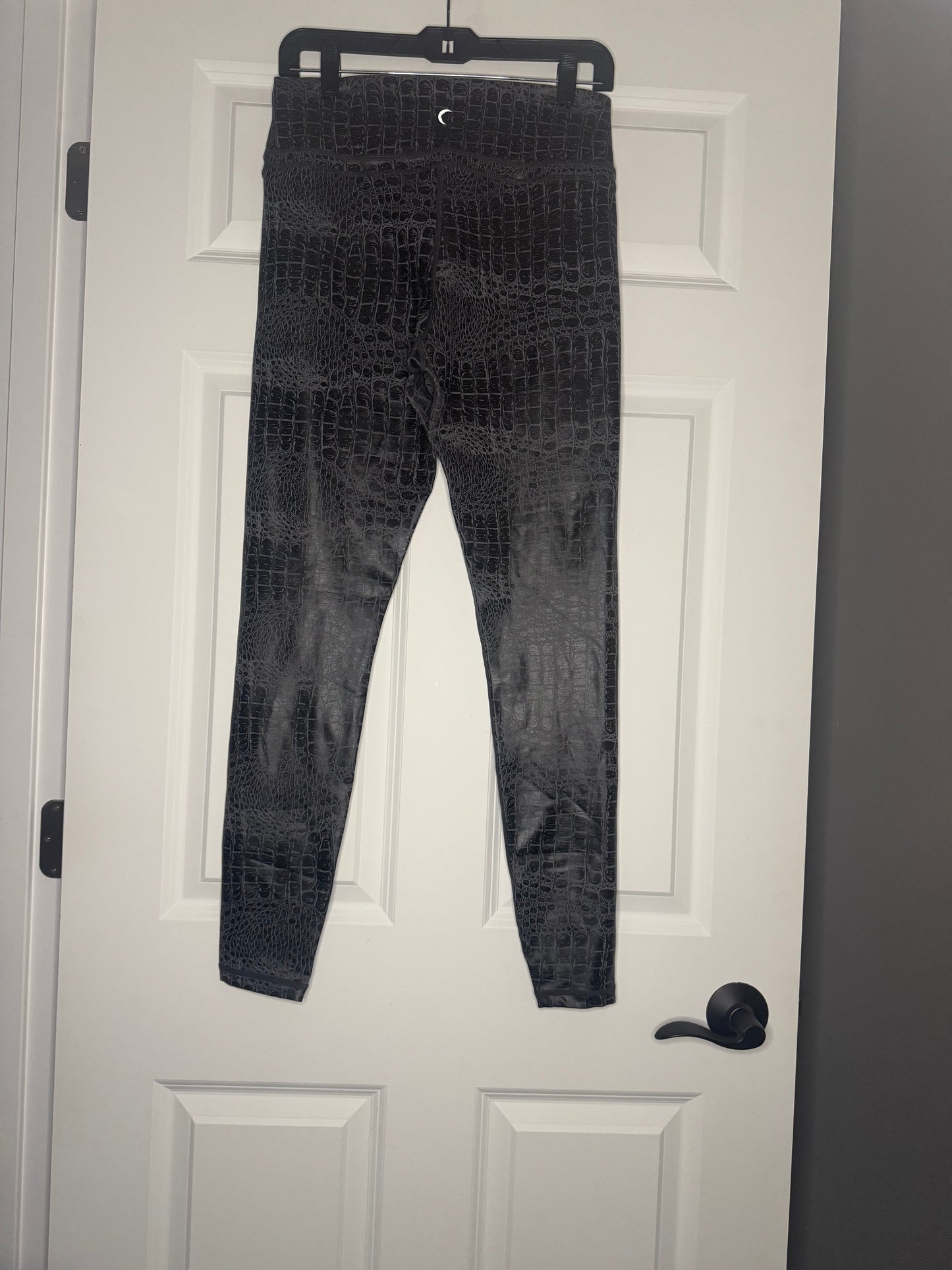 Zyia active 7/8” leggings gray black snakeskin print 12 nwot