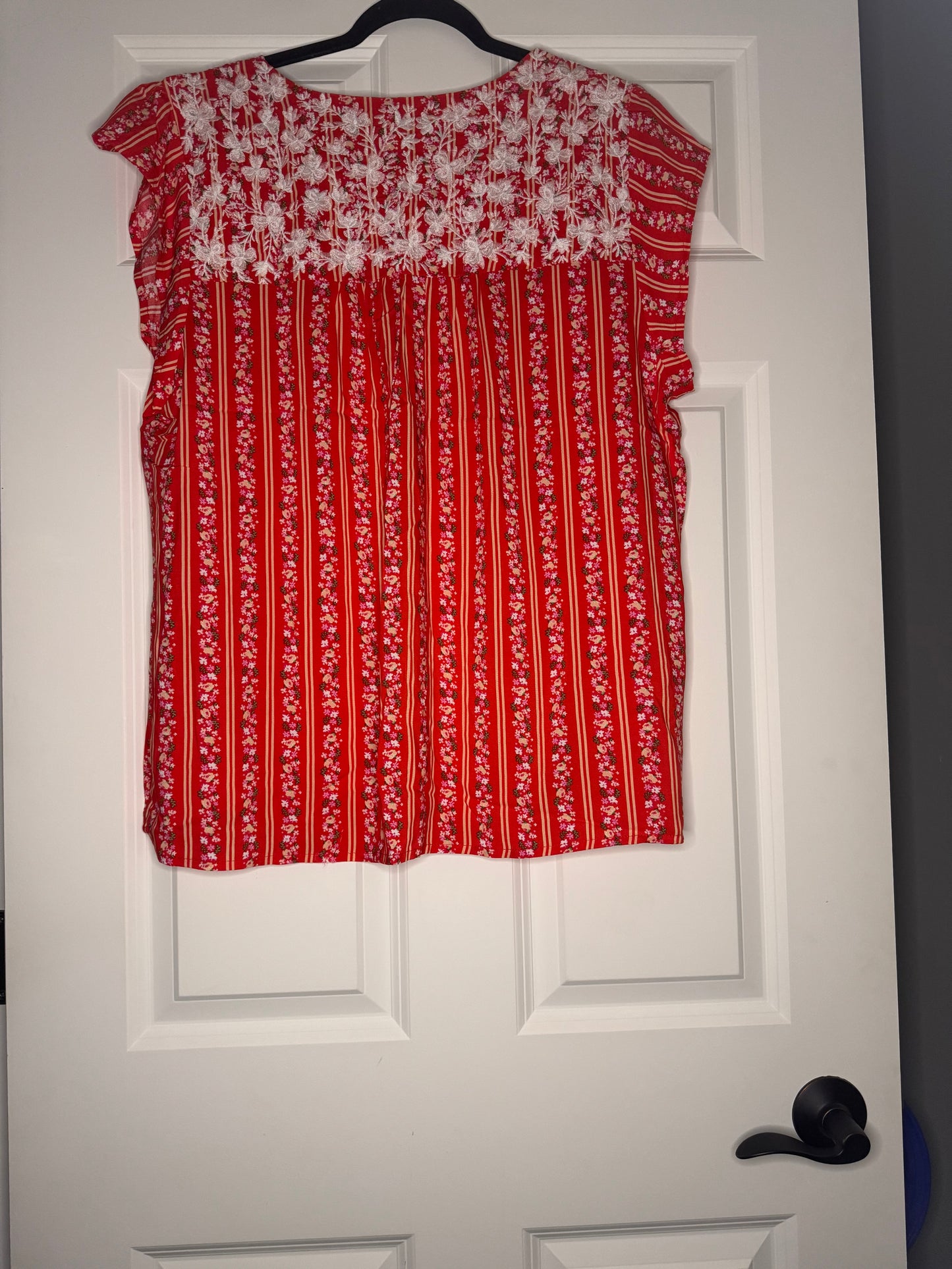 Savanna Jane short sleeve blouse 2x red with peach white green floral stitching