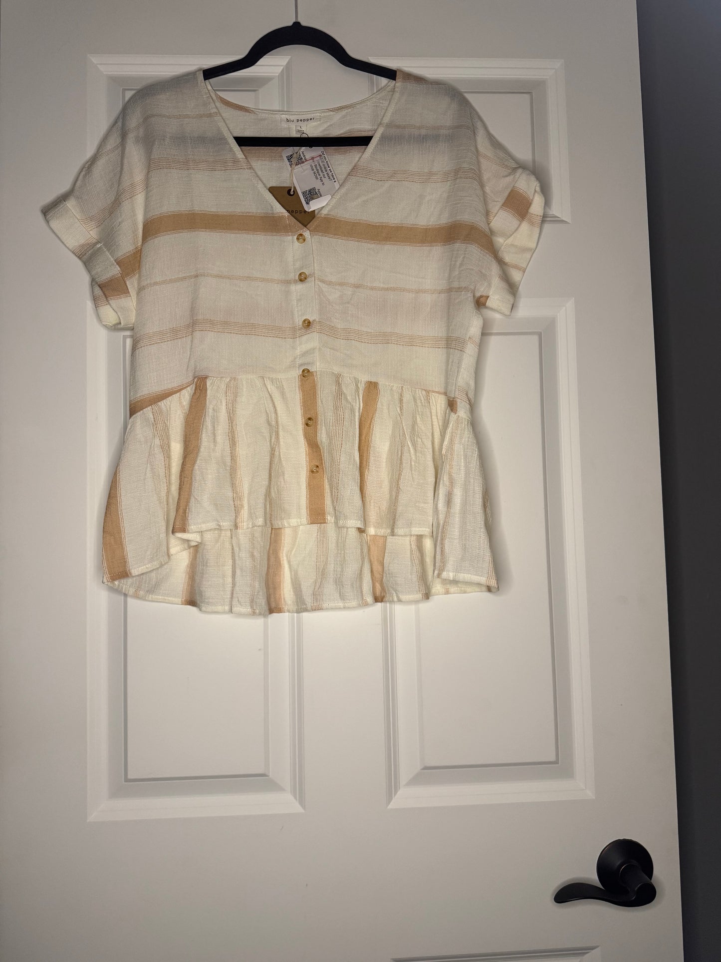 Blue pepper short sleeve blouse cream and brown large decor buttons nwt 30