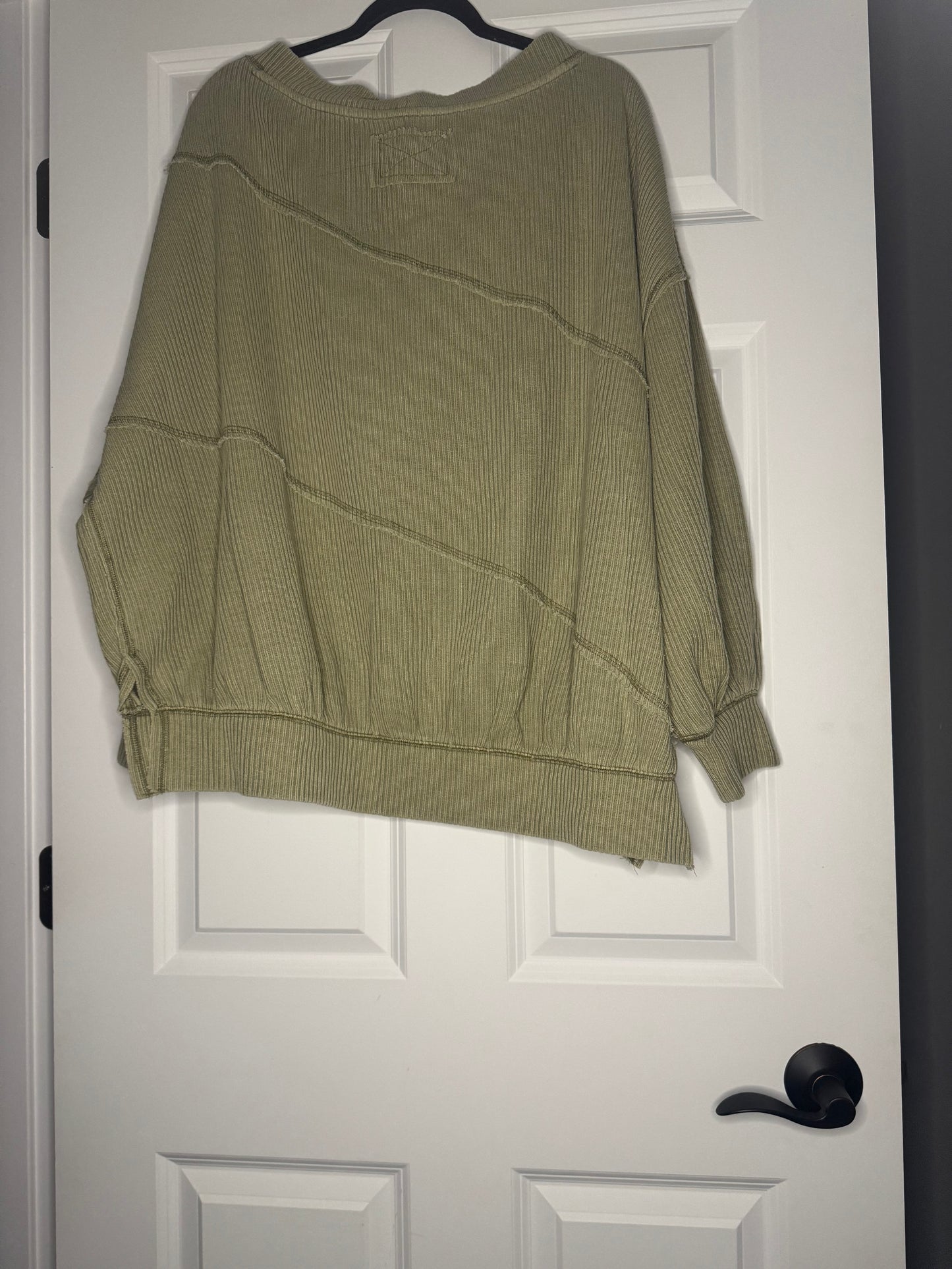 Free people large green sweater ribbed