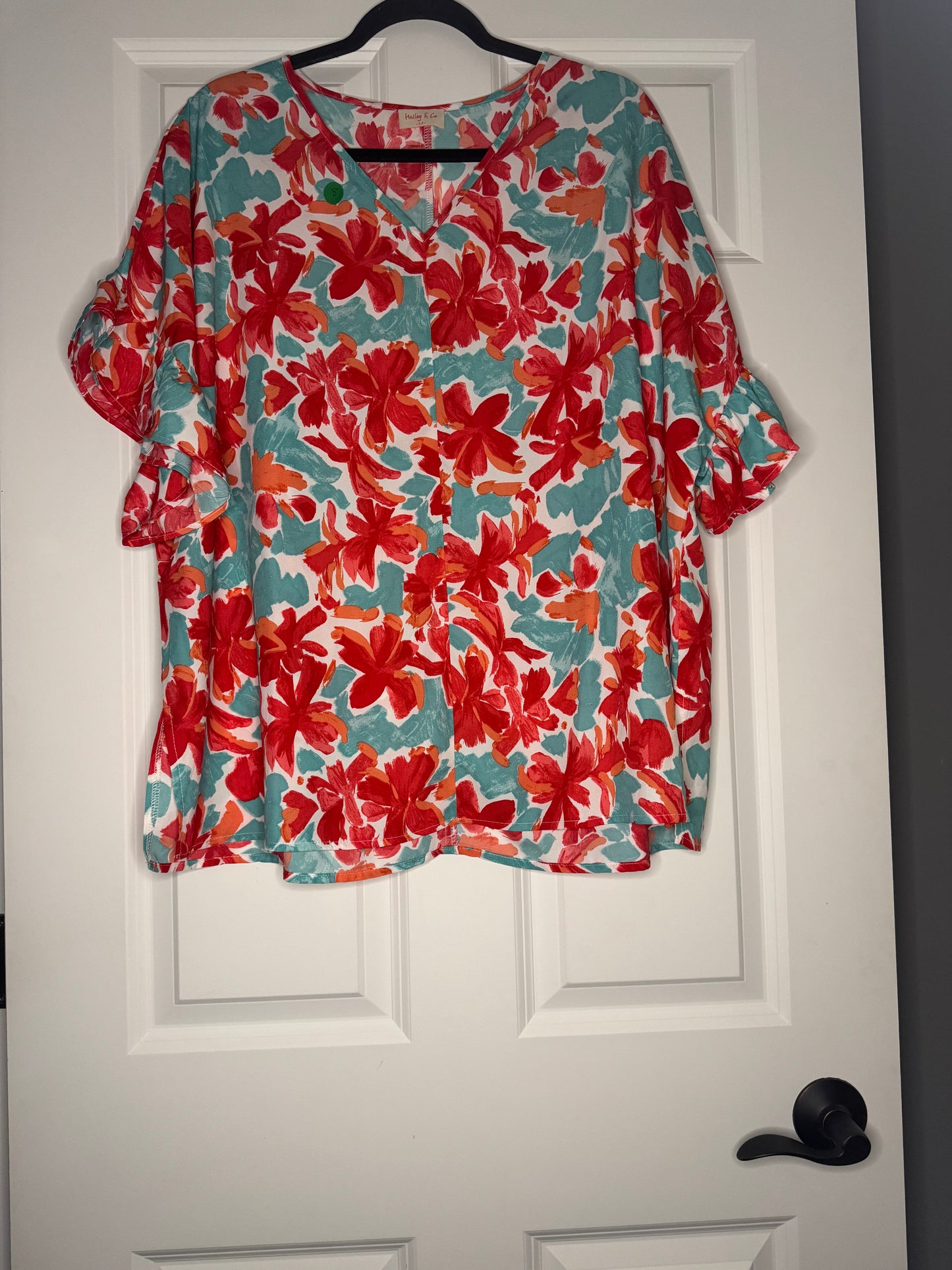 Hailey and co short sleeve blouse 2xl ruffle sleeve white w red green orange floral