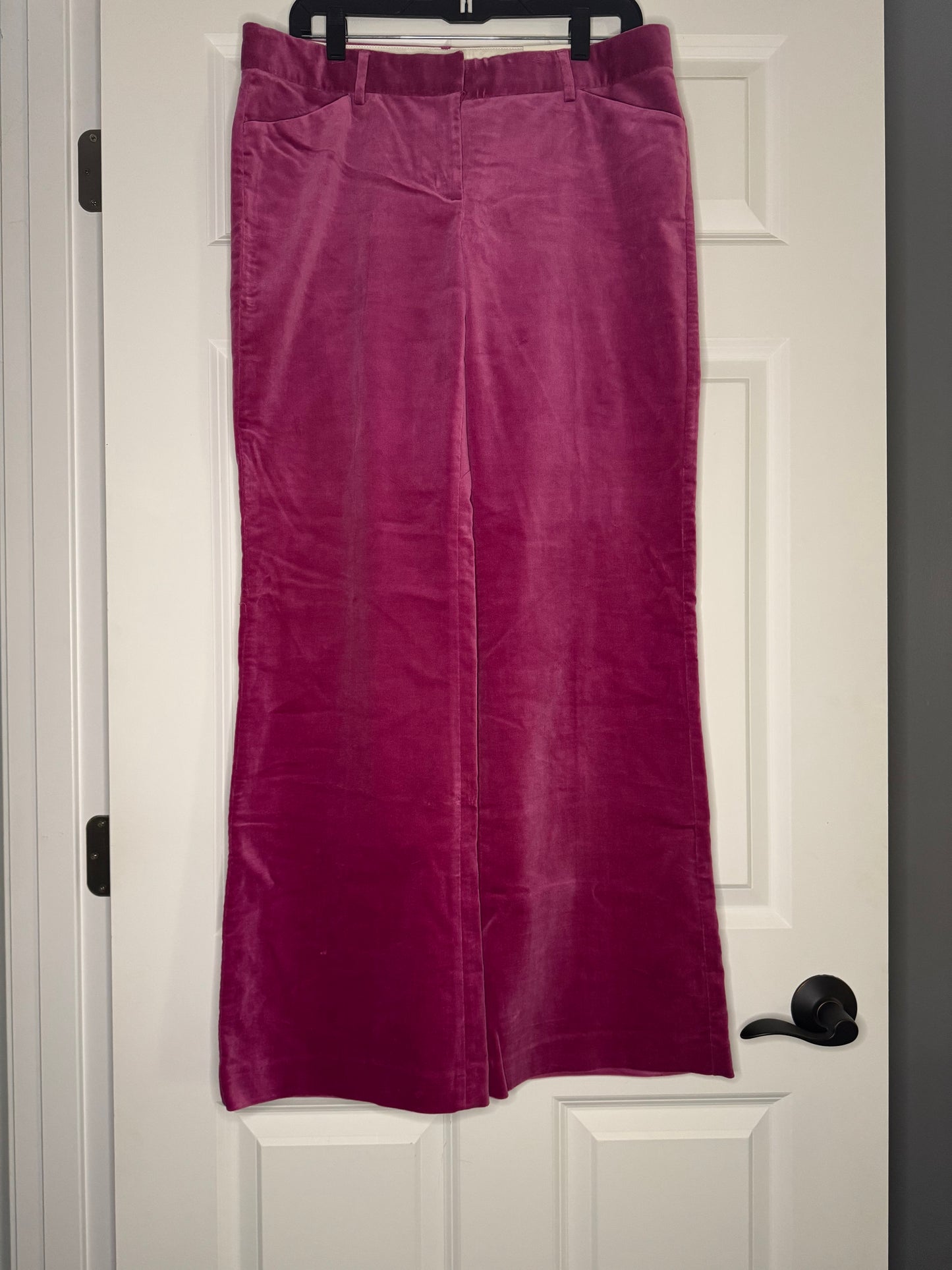 Express editor low rise straight through hip flare 10 pink velvet nwt
