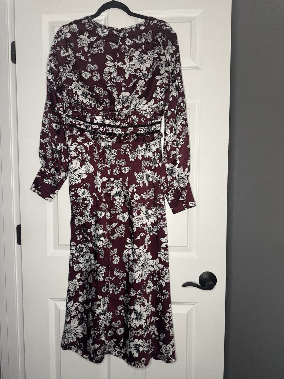 Bardot Long Sleeve Dress Maroon White Black Floral W Cut Outs Size 8 NWT 