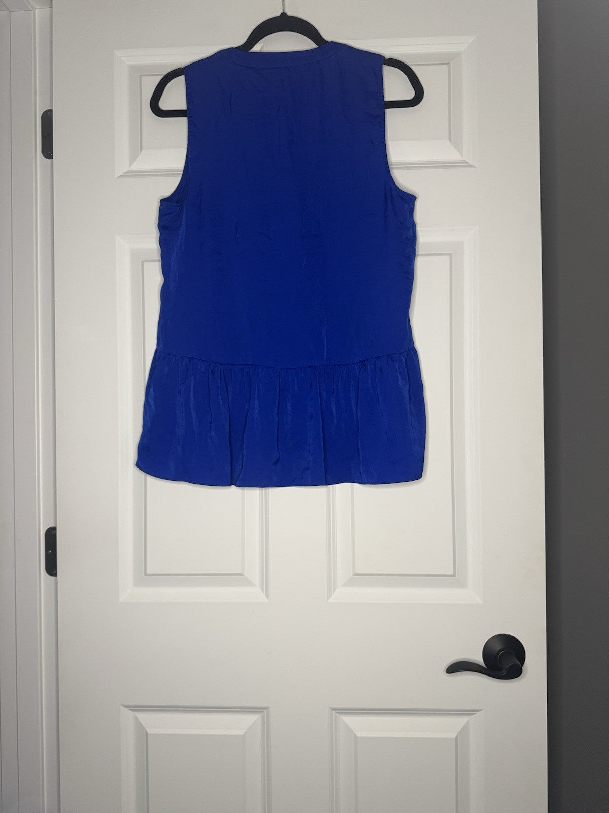 Vince Camuto Sleeveless Blouse Medium Flowy Bottom 