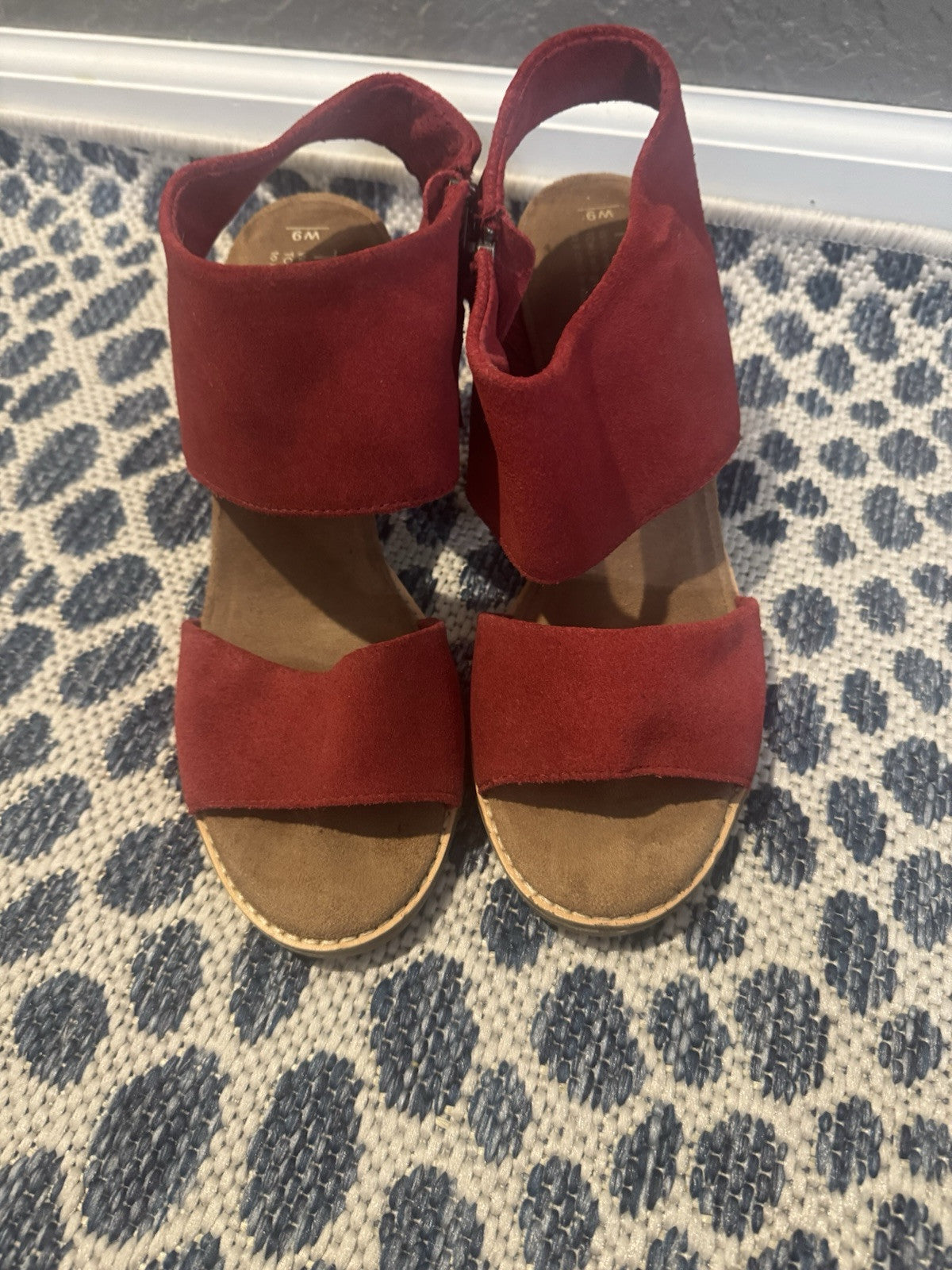 Toms Strappy Sandals Size 9 Red 