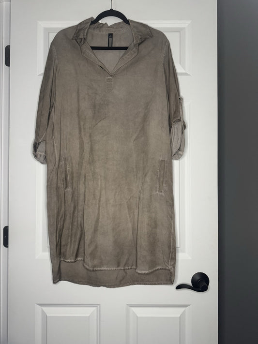 Onz Made In Italy Dress Medium Can Be 3/4 Or Long Sleeve Taupe W Pockets