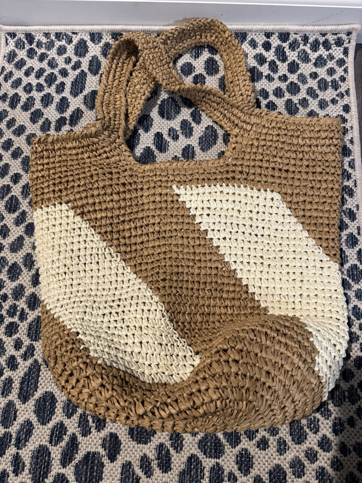 Btb Los Angeles Woven Brown Cream Handbag 