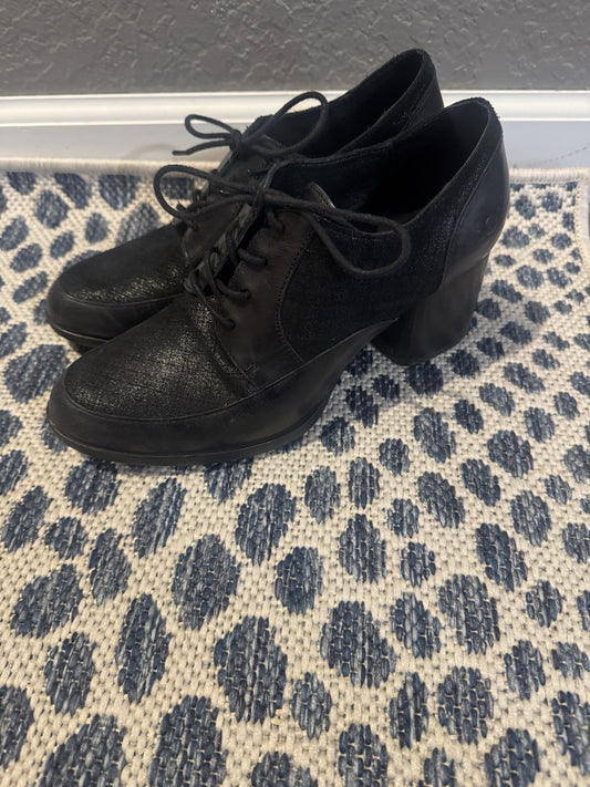 Born Gamber Black Heels Size 9 Sparkles Super Cute